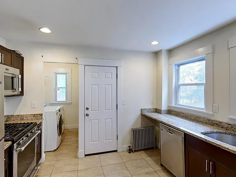 742 Washington St #1 — Photo 5