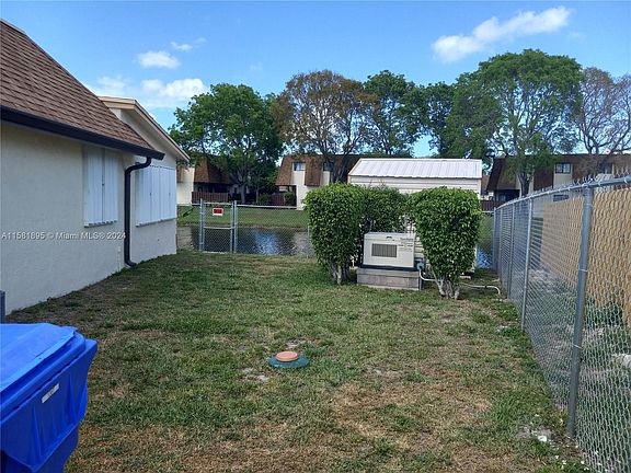 4th image of 1367 Seaview Dr