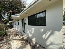 3689 William Ave, Miami, FL