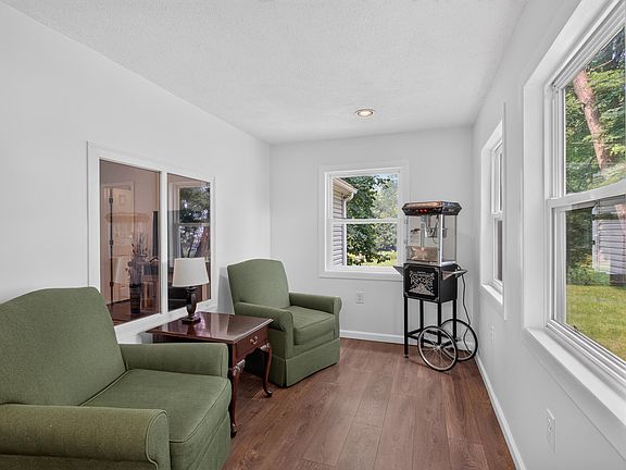 4th image of 2903 Alder St