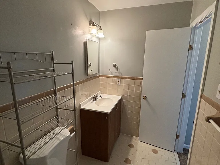 1614 Harmon St #H — Photo 18