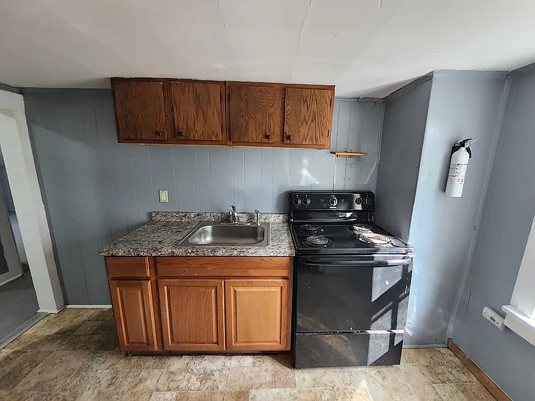 274-278 Cold Spring Rd #1 — Photo 4