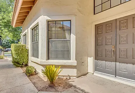 1839 E Sarah Ln — Photo 3
