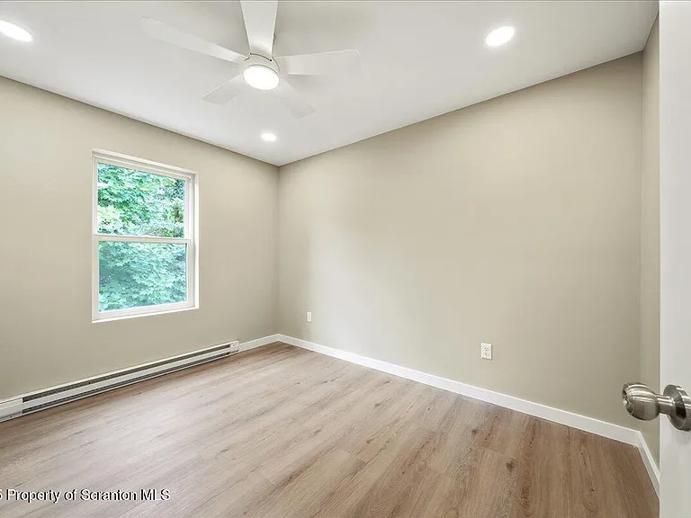 820-822 Delaware St — Photo 26