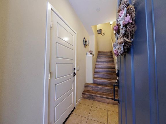 4th image of 2118 Cosmo Way