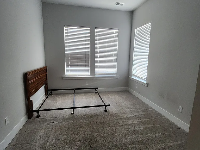 112 Ashworth Dr — Photo 19