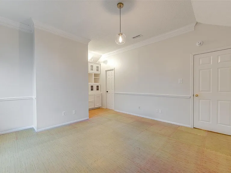 21450 Park Post Ln — Photo 27
