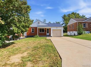 9838 Huntingdon Ln, Saint Louis, MO 63123