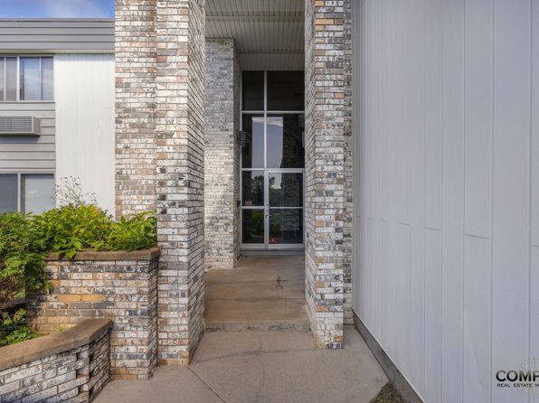 1025 W Macarthur Ave #223