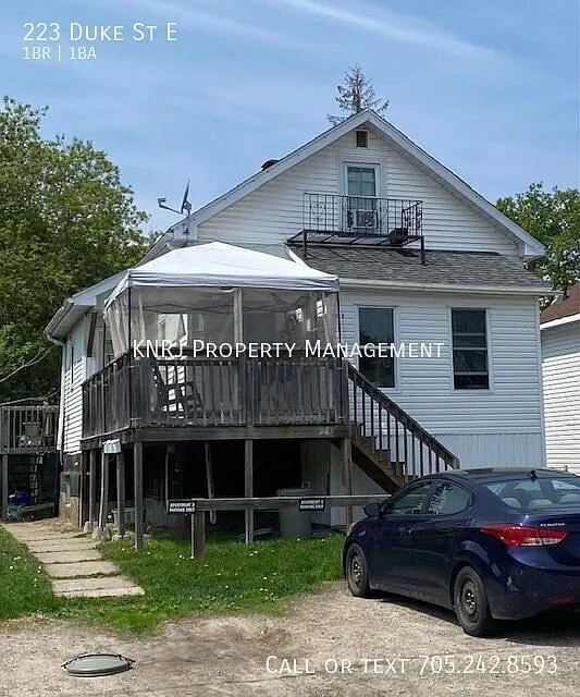 223 Duke St E