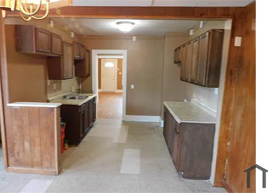 4 bed, 1152 sqft, $1,600 — Photo 3