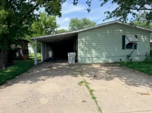2609 Joyce Dr, Belleville, IL 62226