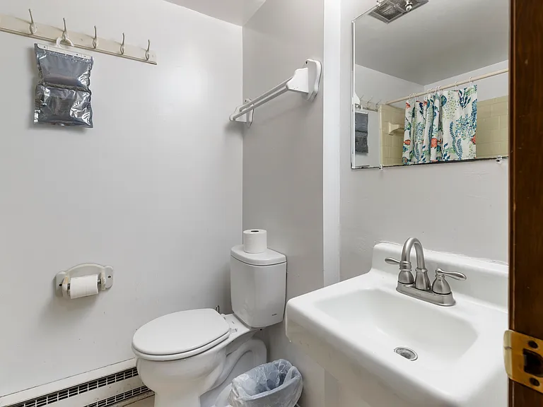 Hall Full Bathroom.