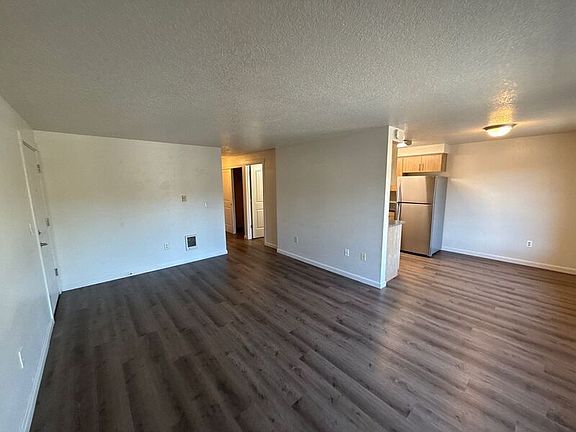5th image of 918 Bryan Ct NE