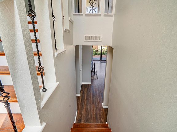 2nd image of 2700 Vista Grande Dr NW Unit 18