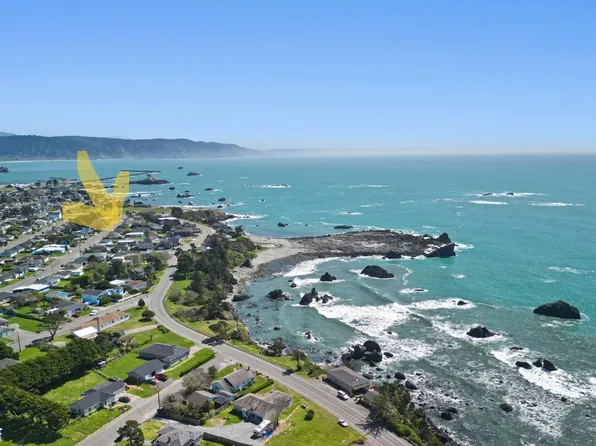 1282 Gainard St, Crescent City, CA 95531