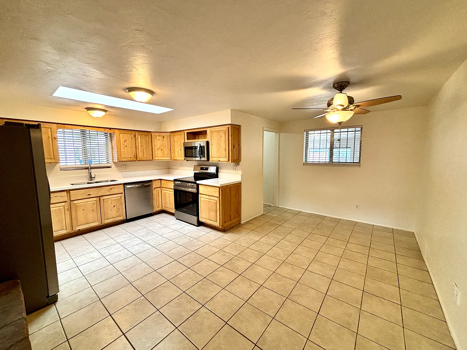 3 bed, 1462 sqft, $1,875 — Photo 4