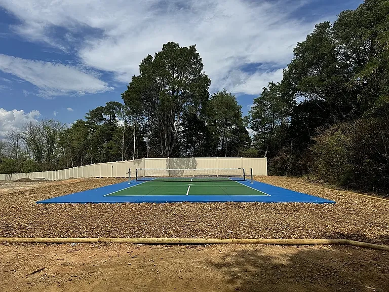1228 Valerie Ln — Photo 11