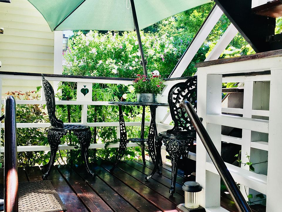 5 Whitwell Ave A, Newport, RI 02840 Zillow