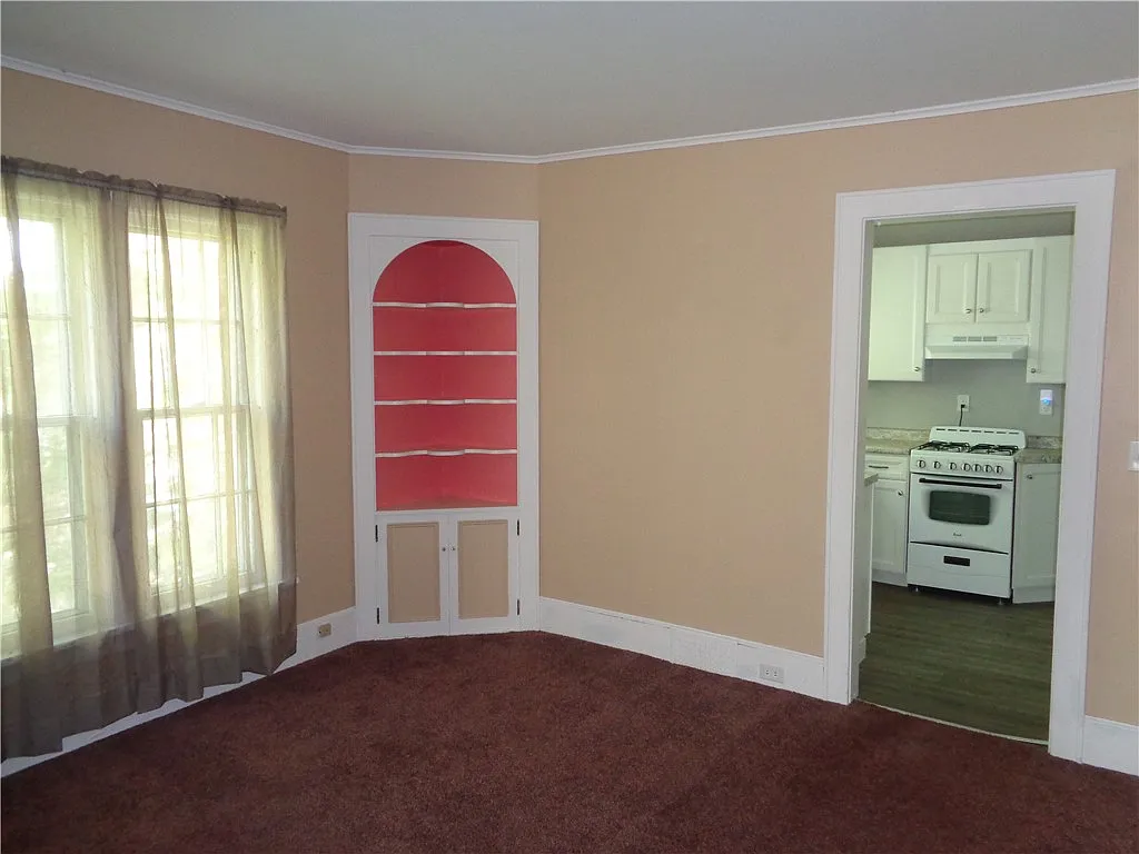 3 bed, 2.0 bath, 1027 sqft, $1,600 — Photo 4
