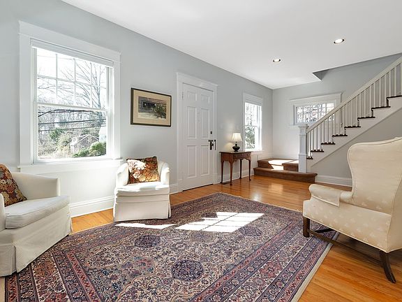 3rd image of 25 Grandview Ave
