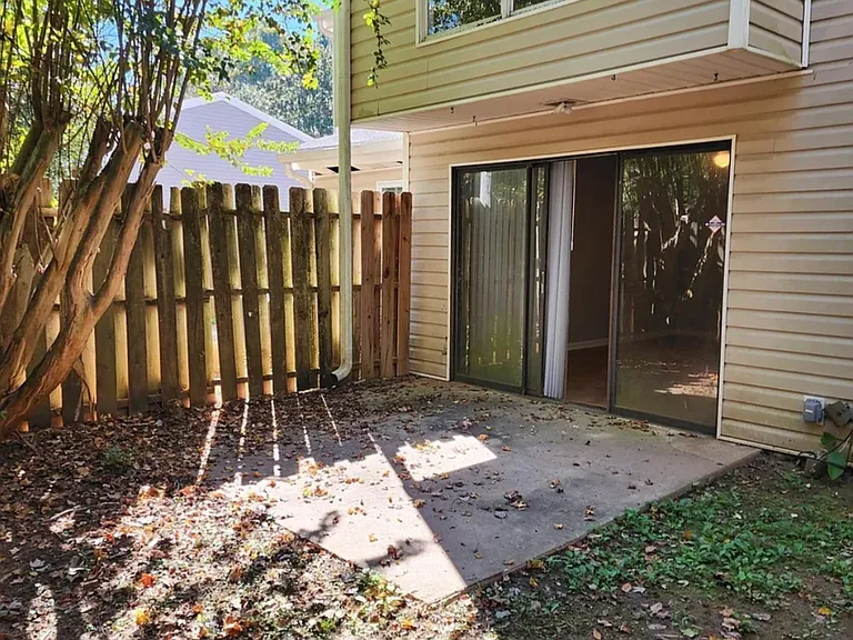 177 Governors Dr — Photo 3