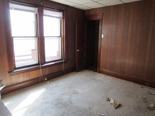 5th image of 1831 Regina St