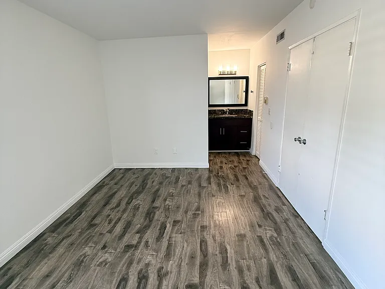 2900 Madison Ave #B21 — Photo 11
