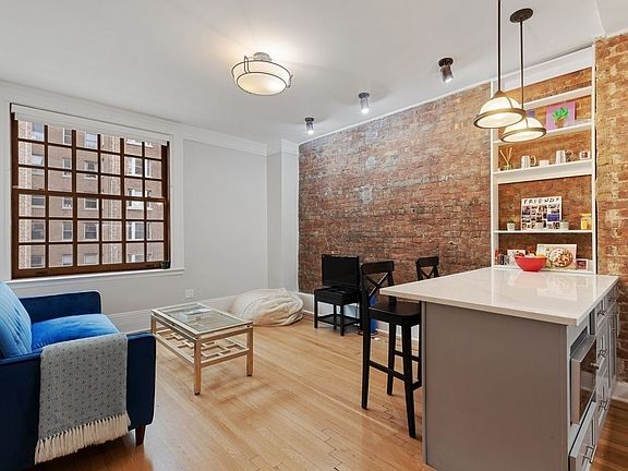 4th image of 527 W 110th St #611