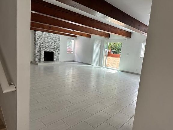 2nd image of 15556 Vanowen St APT 26