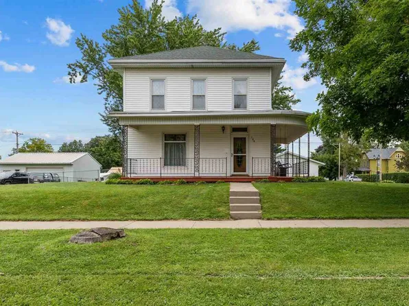 508 E 1st St, Mechanicsville, IA 52306