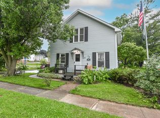 105 South St, Sharon, WI 53585