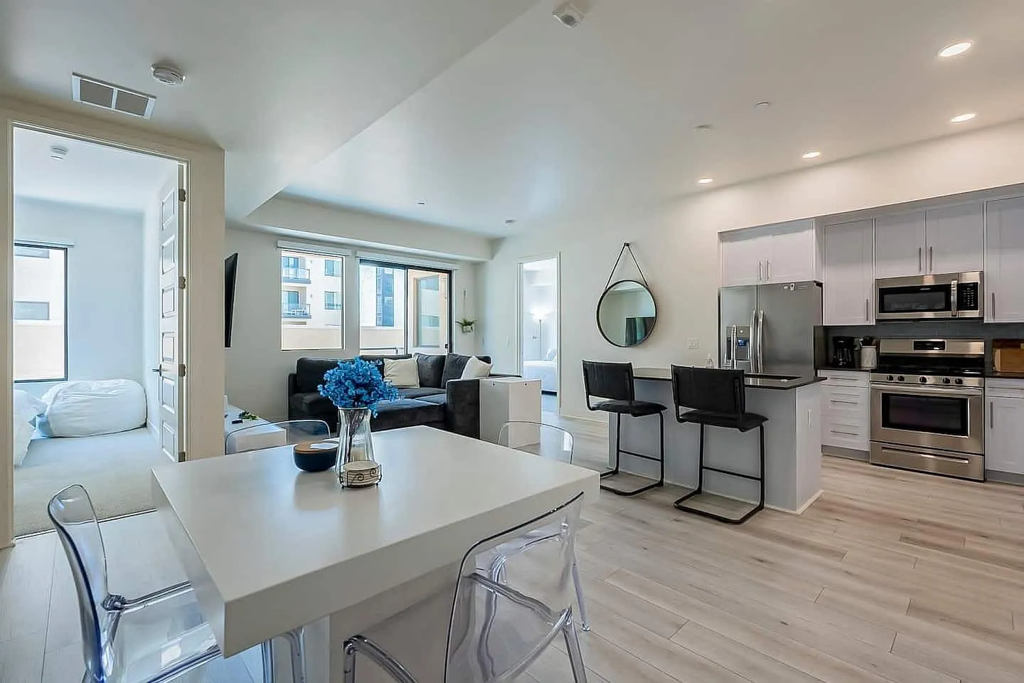 2 bed, 1171 sqft, $2,700 — Photo 3