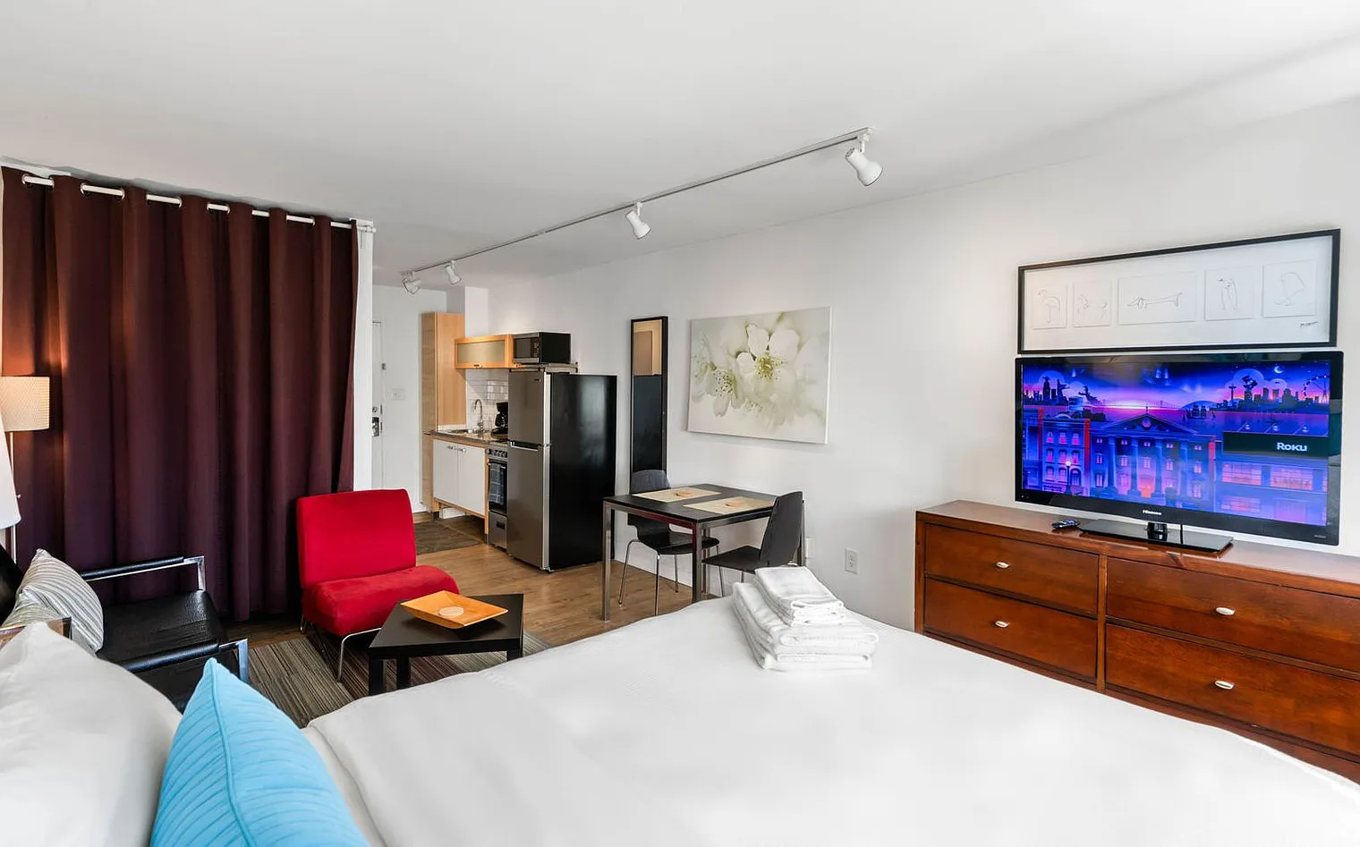 1 bed, 1.0 bath, 301 sqft, $2,925 — Photo 1