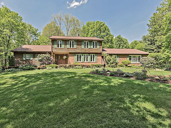 2nd image of 7830 Country Ln