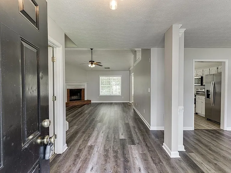 3535 Duncan Bridge Dr — Photo 3