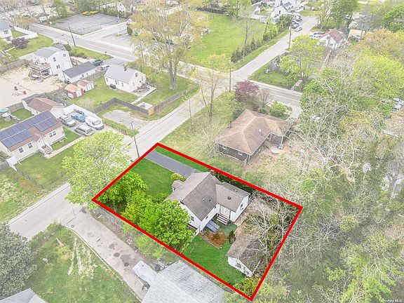 2nd image of 129 Woodland Drive