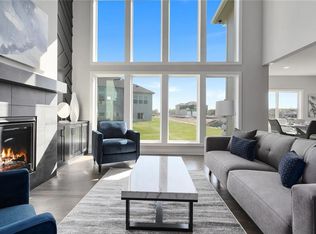 2029 SW Red Barn Ln, Lee's Summit, MO 64082