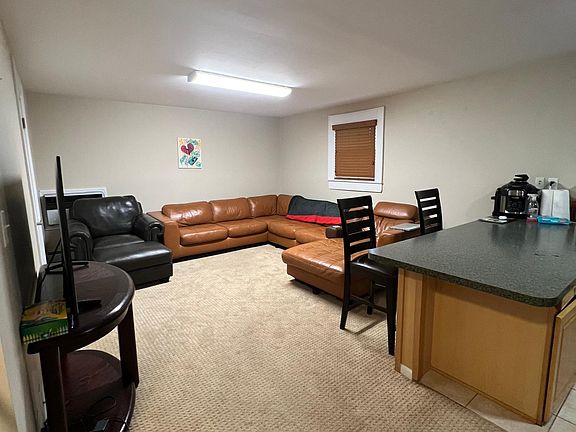 5th image of 105 Conklin St