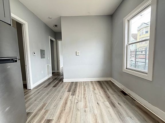 2nd image of 465 Ferry St #2