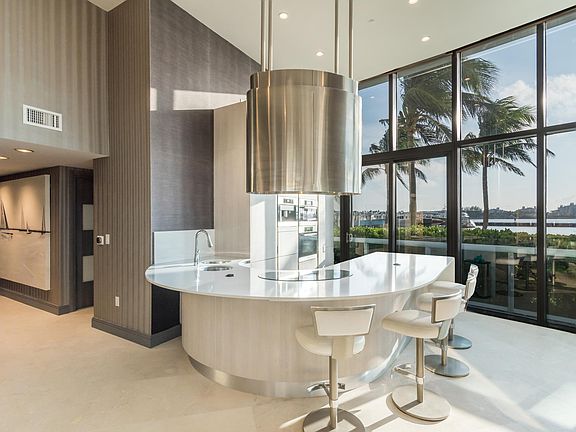 2nd image of 1000 S Pointe Dr #101GL