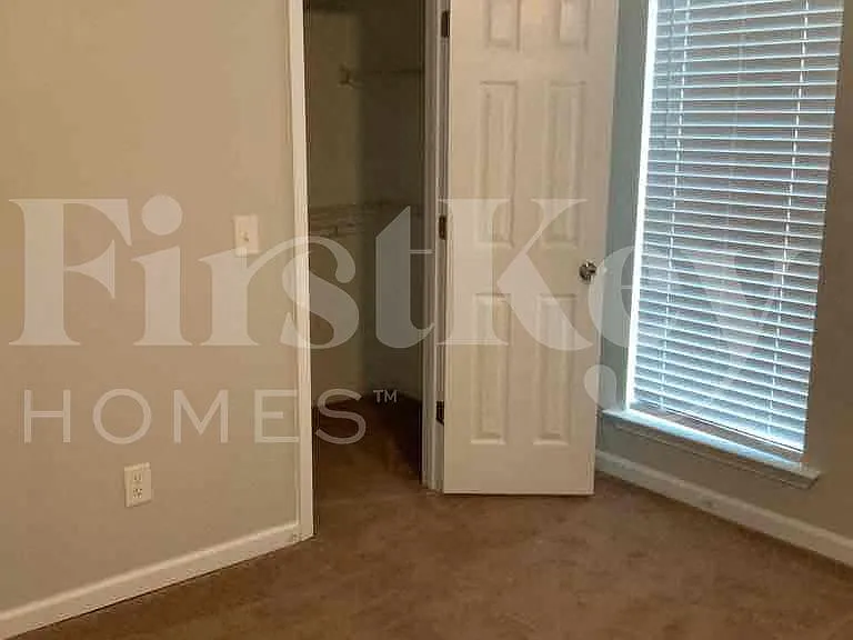 341 Hill Crest Cir — Photo 7
