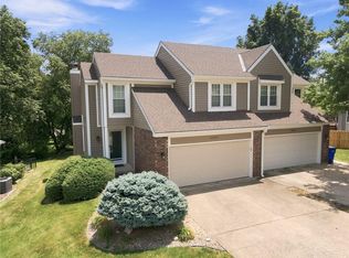10569 Century Ln, Overland Park, KS 66215