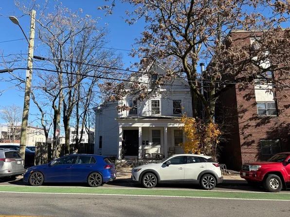 33 Beacon St, Somerville, MA 02143