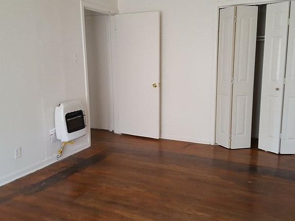 3rd image of 1403 Glen Garden Dr
