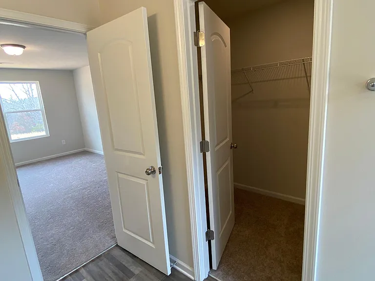 1542 Catskill Way — Photo 29
