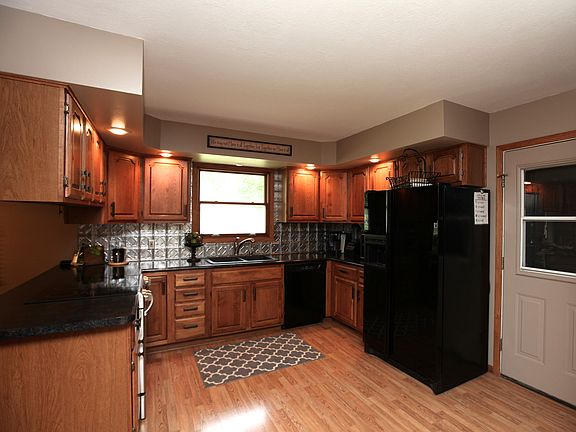2nd image of 1042 27th St
