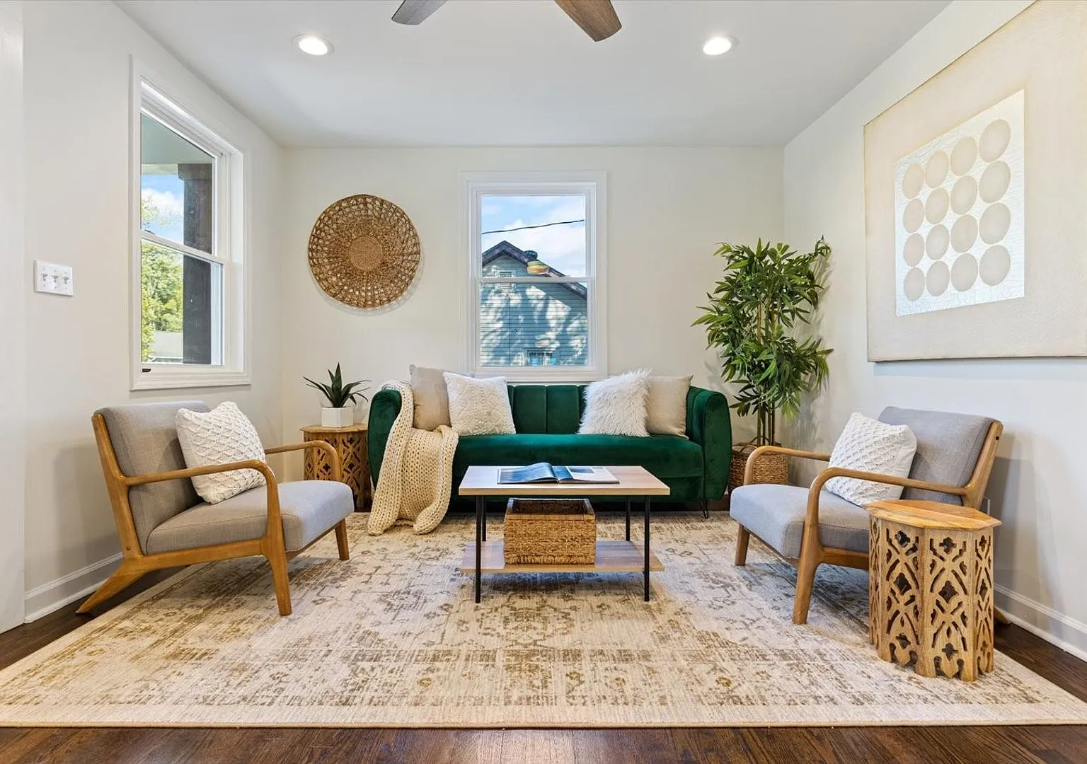Charming Madison Home w/ Modern Upgrades & HUGE backyard! — Photo 1