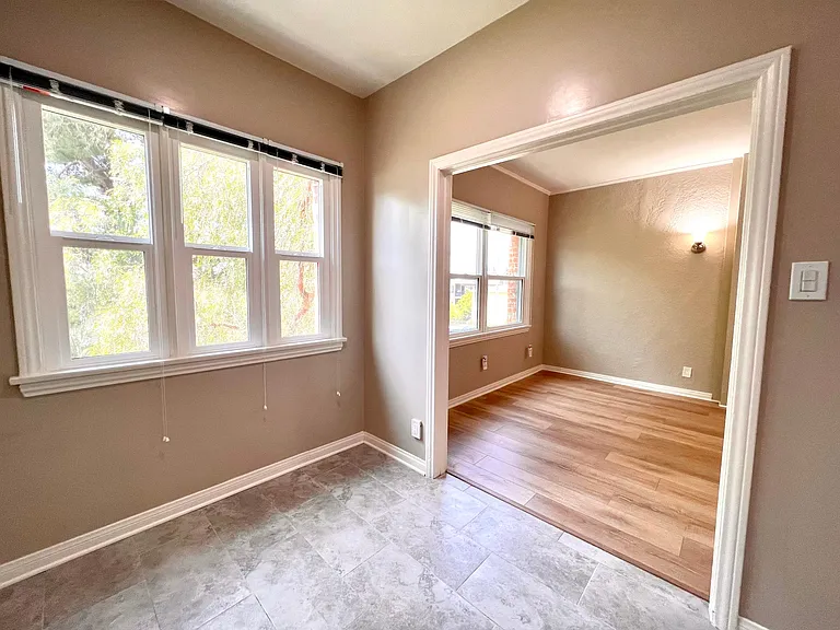 1426 N Edgemont St #12-1/2 — Photo 8