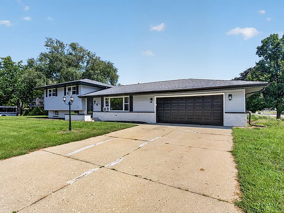2nd image of 1701 Newton Dr